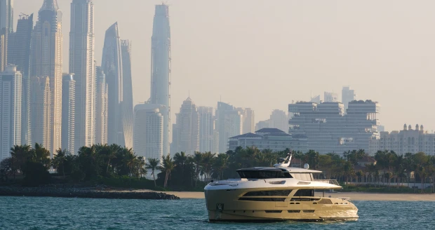 Voyage along the Dubai beaches
